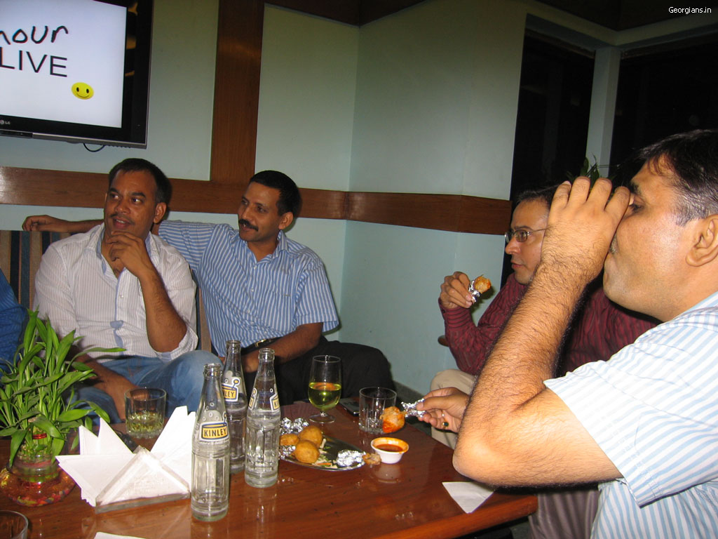 At Army Golf Course, Delhi Cantt - Udairaj Singh Tanwar, Yashpal Yadav, Asiem Mehra & Pradeep Malik sucking his thumb