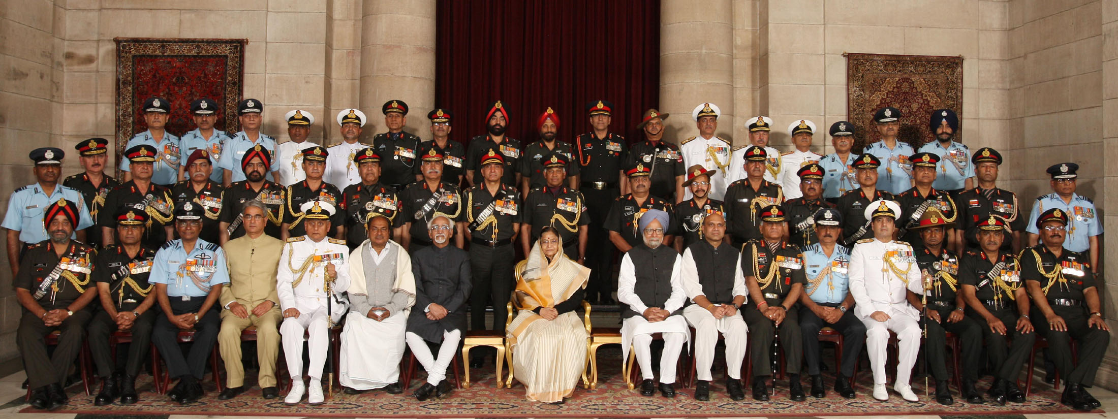 The President, Smt. Pratibha Devisingh Patil, the Vice President, Shri Mohd. Hamid Ansari, the Prime Minister, Dr. Manmohan Singh, the Defence Minister, Shri A. K. Antony and the Minister of State for Defence, Dr. M.M. Pallam Raju with awardees, at the Defence investiture ceremony, at Rashtrapati Bhavan, in New Delhi on March 14, 2012.