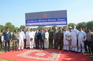 IAF AKASHGANGA Para Jumpers with Chief Guest of the event Lt Gen Kulkarni (Retd) Principal Mayo College Ajmer — with Aftab Khan, Nawgnas Ardnetij, Gajanand Yadava, Mahendra Pal Singh and Sumer Khutel.