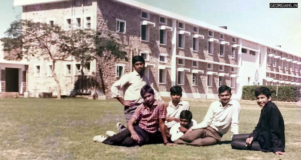 R. Suresh Nair (1007), Ishwar Singh Sangwan (934), Jitender Sharma (960), Anil Shakya, Surinder Singh Thakur (1002) and Jayesh Badola (1192) Year 1986 at Academic Block Garden, AMS Ajmer