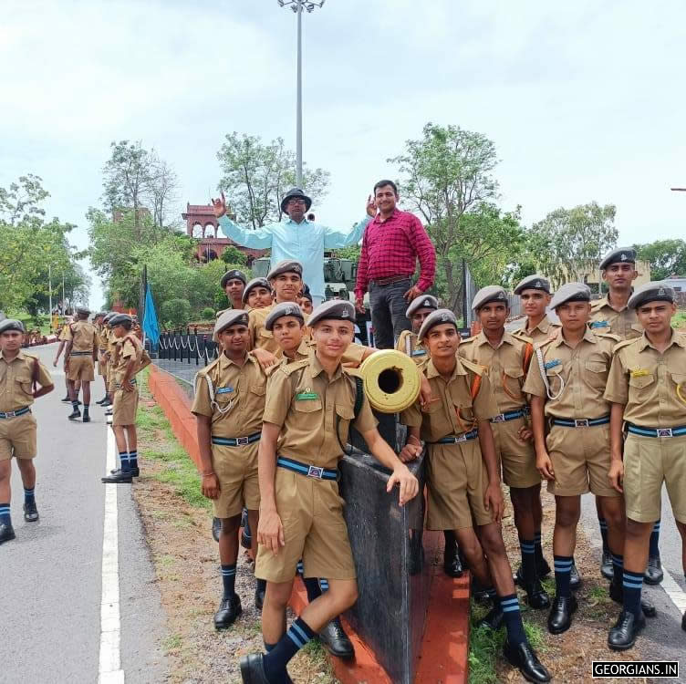 Riddh Singh & Ved Prakash with School Cadets during Diamond Jubilee Celebration